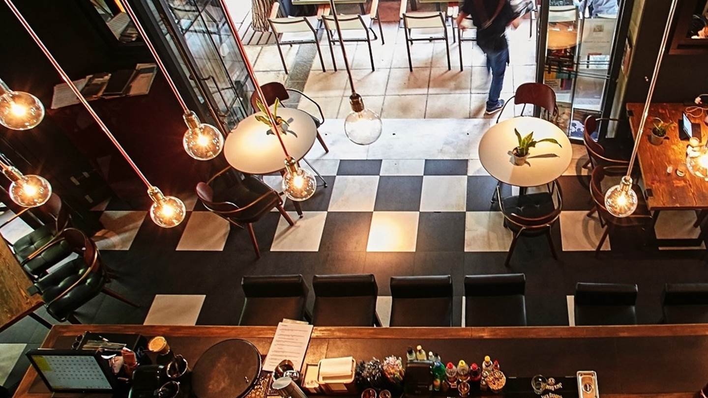 Κάτι τρέχει με την Αμύντα στο Παγκράτι