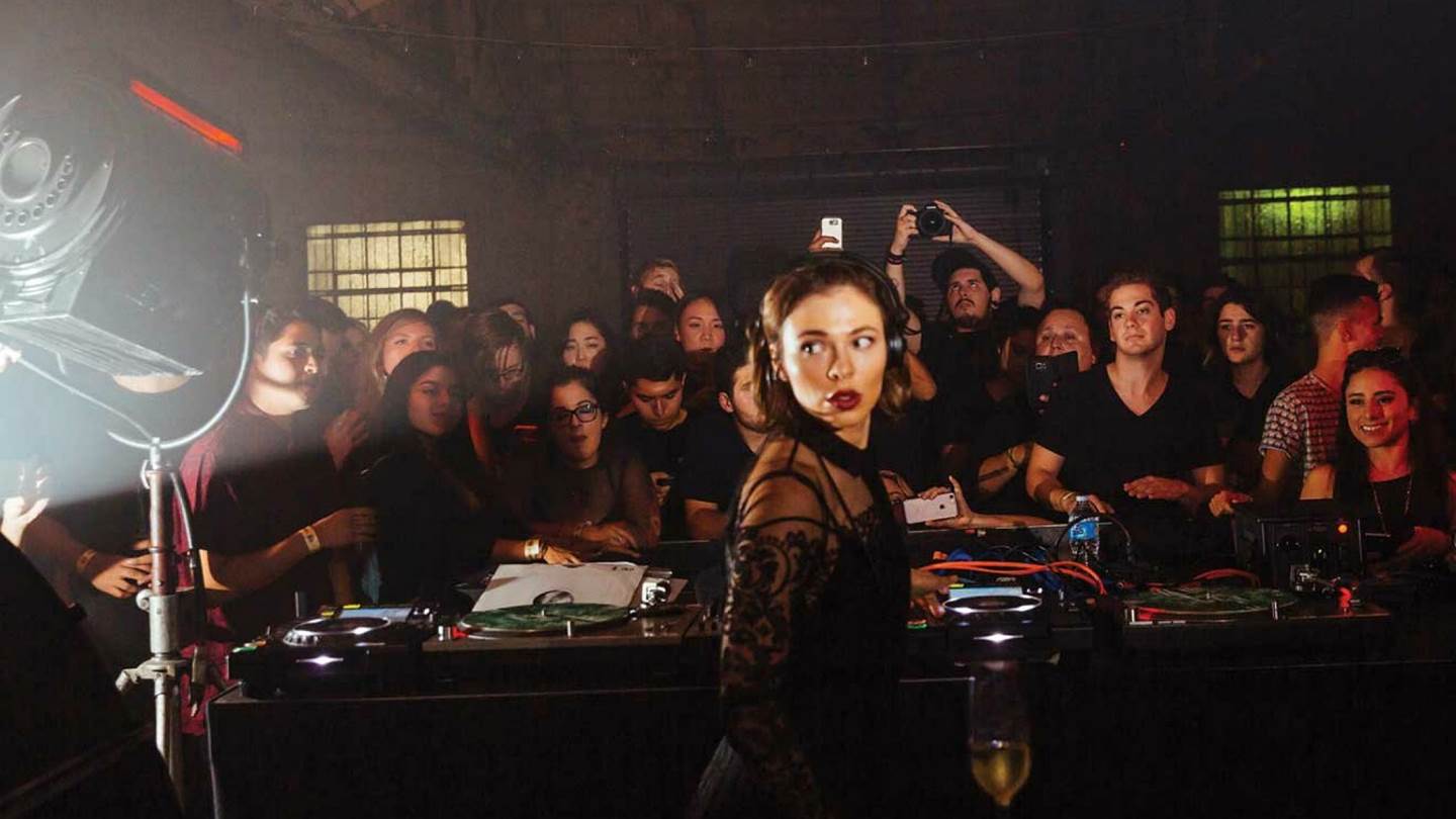 Aυτό το Σάββατο η techno Αθήνα θα χορεύει στο Techniques