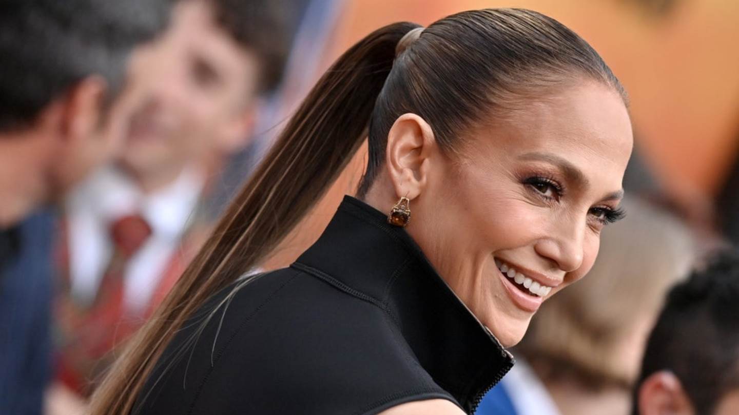 Η Jennifer Lopez μόλις μας έφτιαξε τη μέρα, την εβδομάδα, τον μήνα