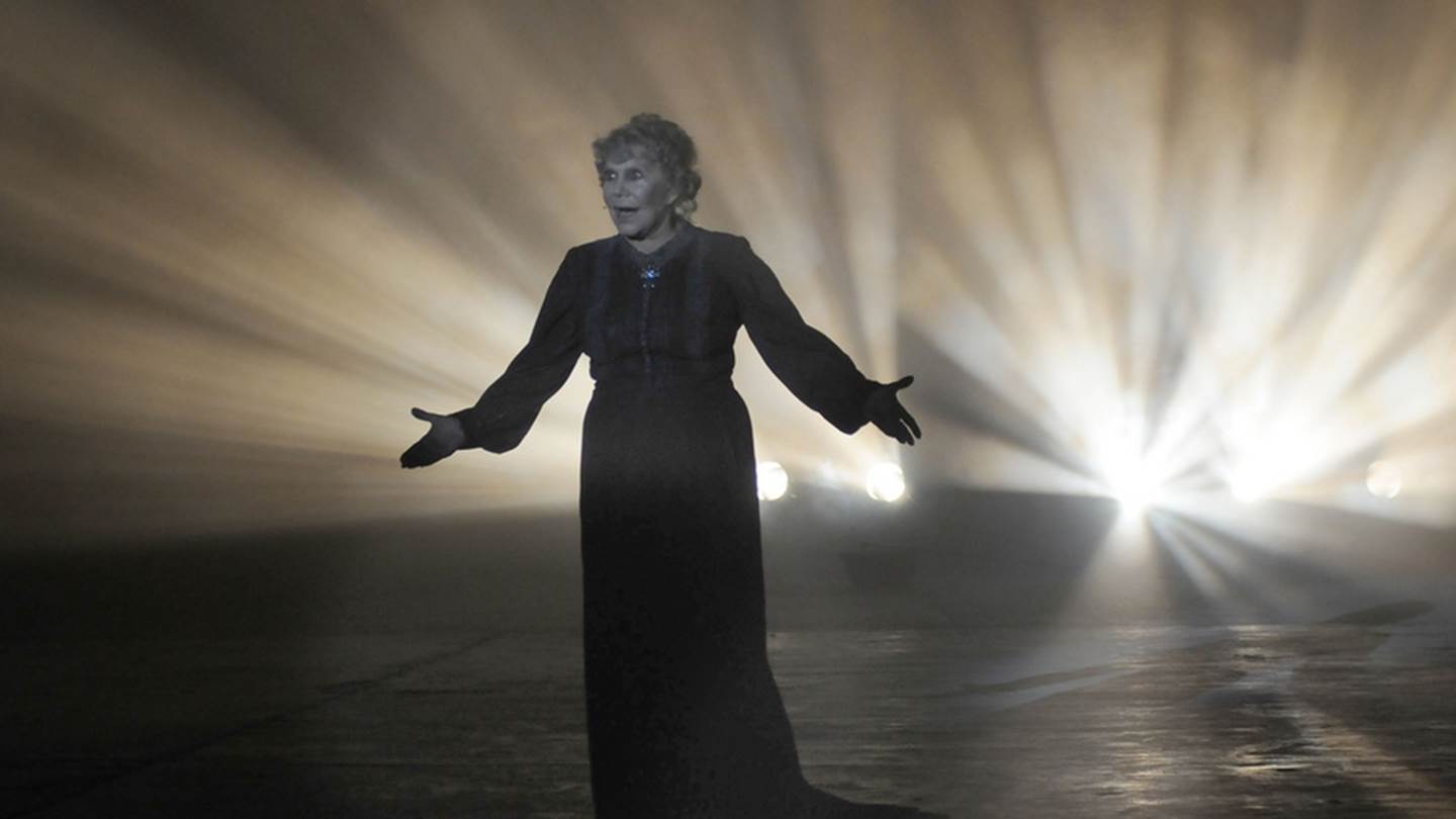 Γιατί η Μαρινέλλα συνεχίζει να τραγουδάει