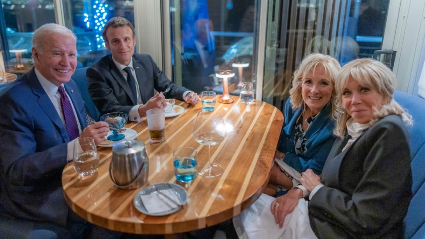 Το ιταλικό καλωσόρισμα του Joe Biden στον Emmanuel Macron