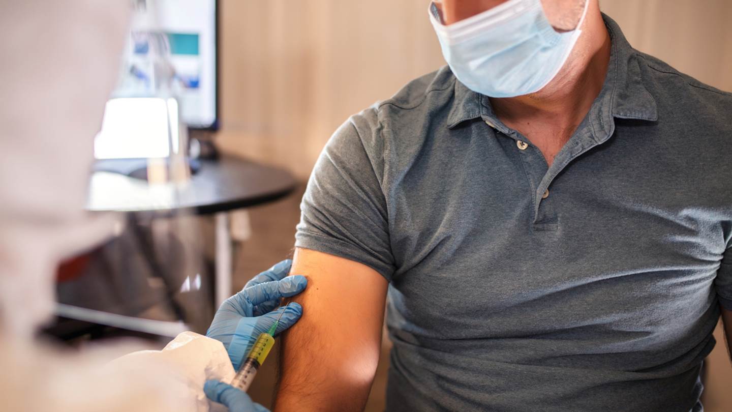 Από Δευτέρα η 'αποκάλυψη' των προνομίων για τους εμβολιασμένους