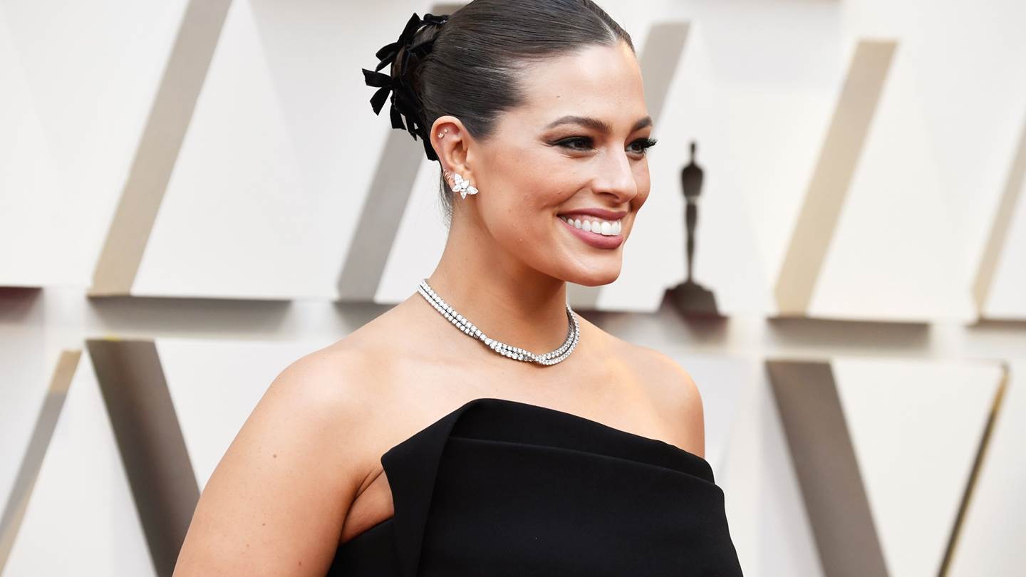 Η Ashley Graham 'λέει ναι' στο γυμνό