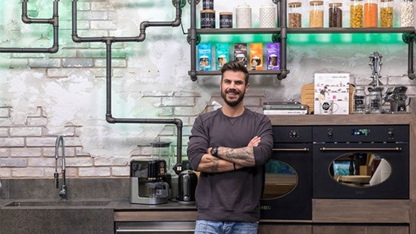 Ο λόγος που ο Άκης Πετρετζίκης εγκατέλειψε τα εστιατόρια