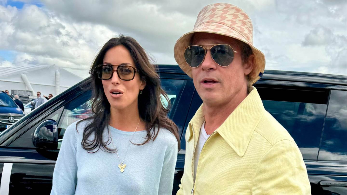 Bucket Hat: Από την σκηνή του Manchester στο κεφάλι του Brad Pitt