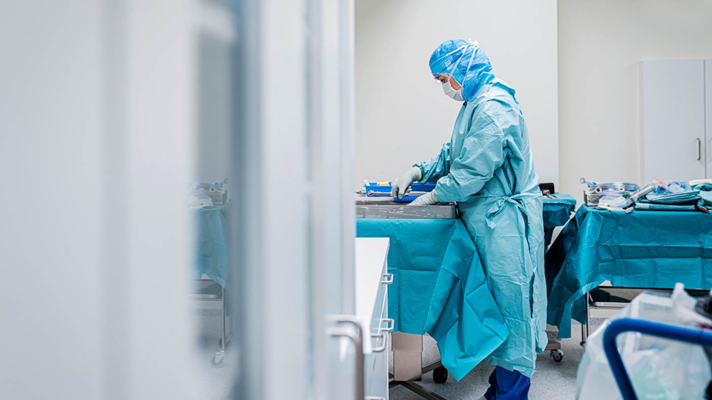 Γιατί οι λοιμωξιολόγοι επιμένουν στα αυστηρά μέτρα