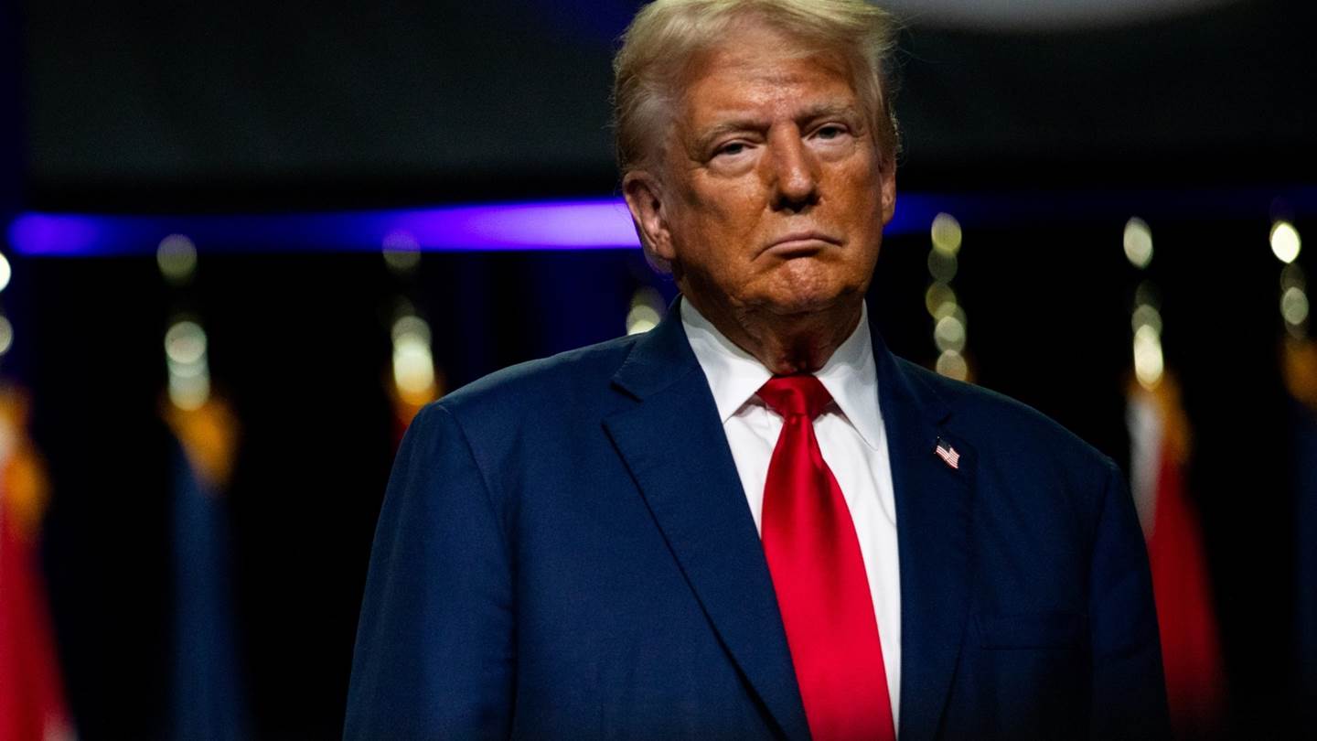 Τα ψέματα του Ντόναλντ Τραμπ για τις ανεμογεννήτριες στο Ντάβος