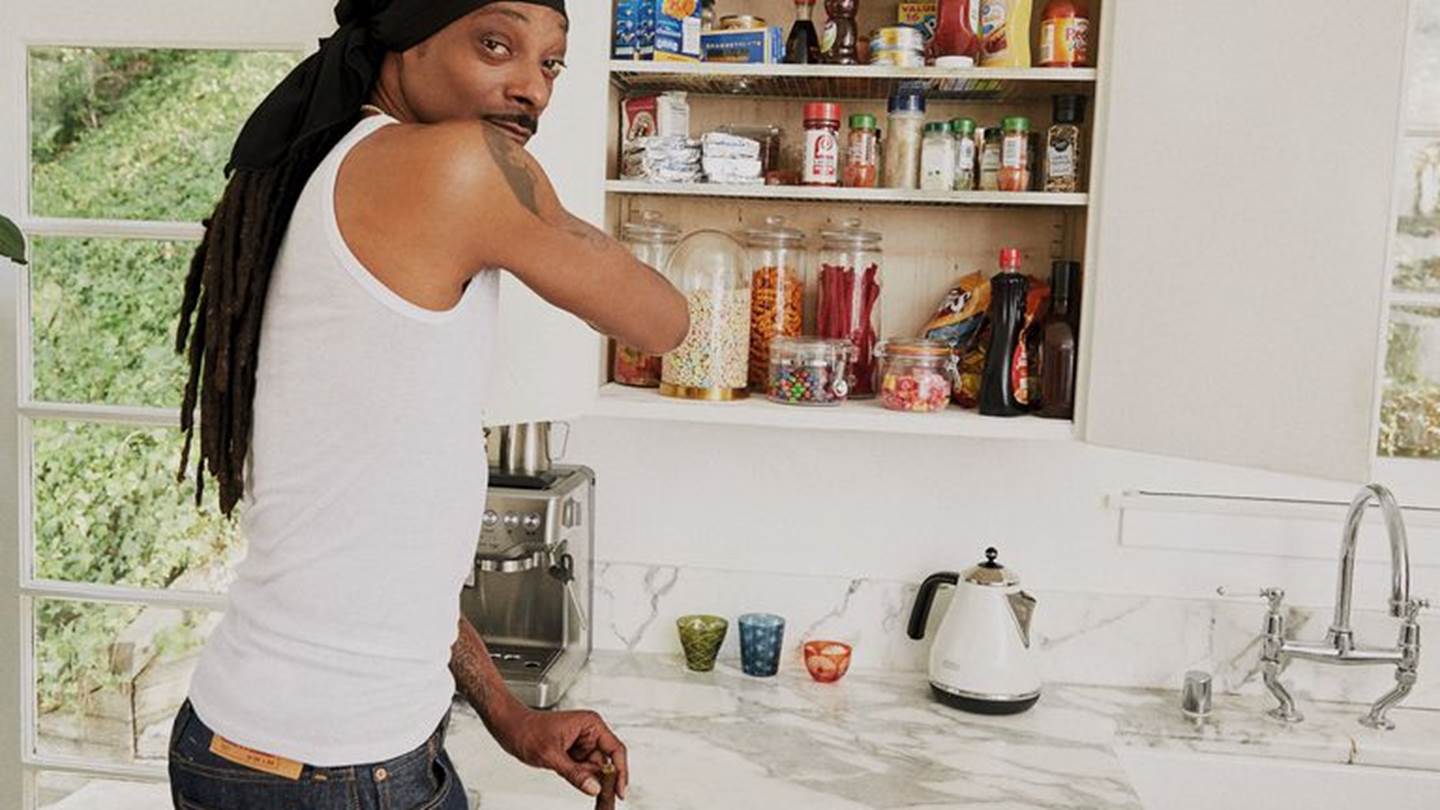3 συνταγές από το νέο cookbook του Snoop Dogg, Crook To Cook