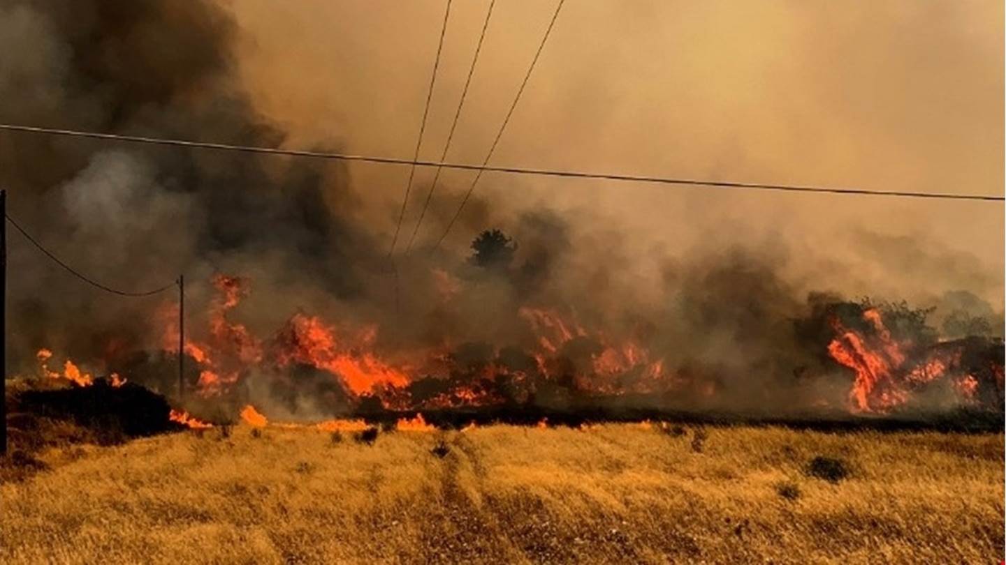 Ένα ζευγάρι τουριστών από τη Σουηδία μιλά για τις πυρκαγιές στη Ρόδο