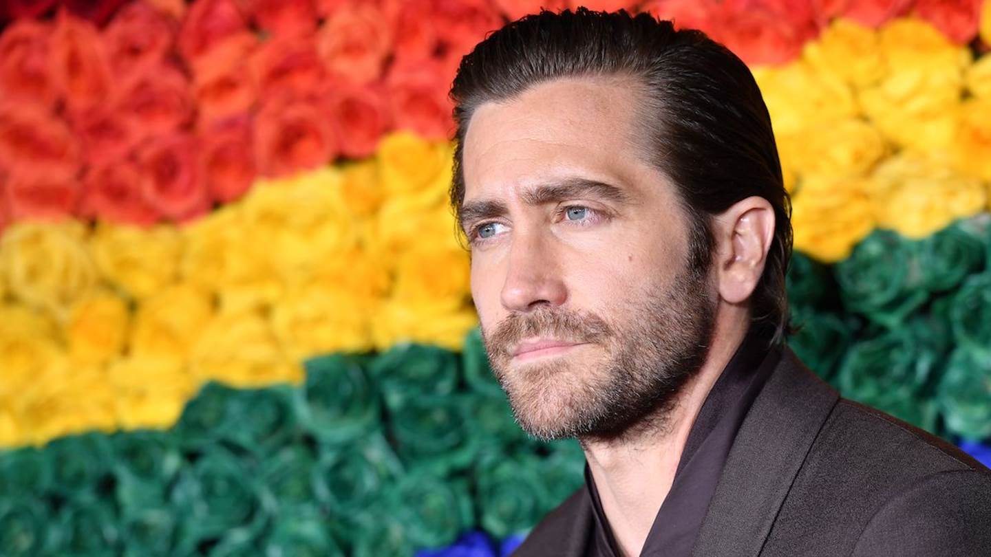 O Jake Gyllenhaal και η περίεργη σχέση του με το μπάνιο