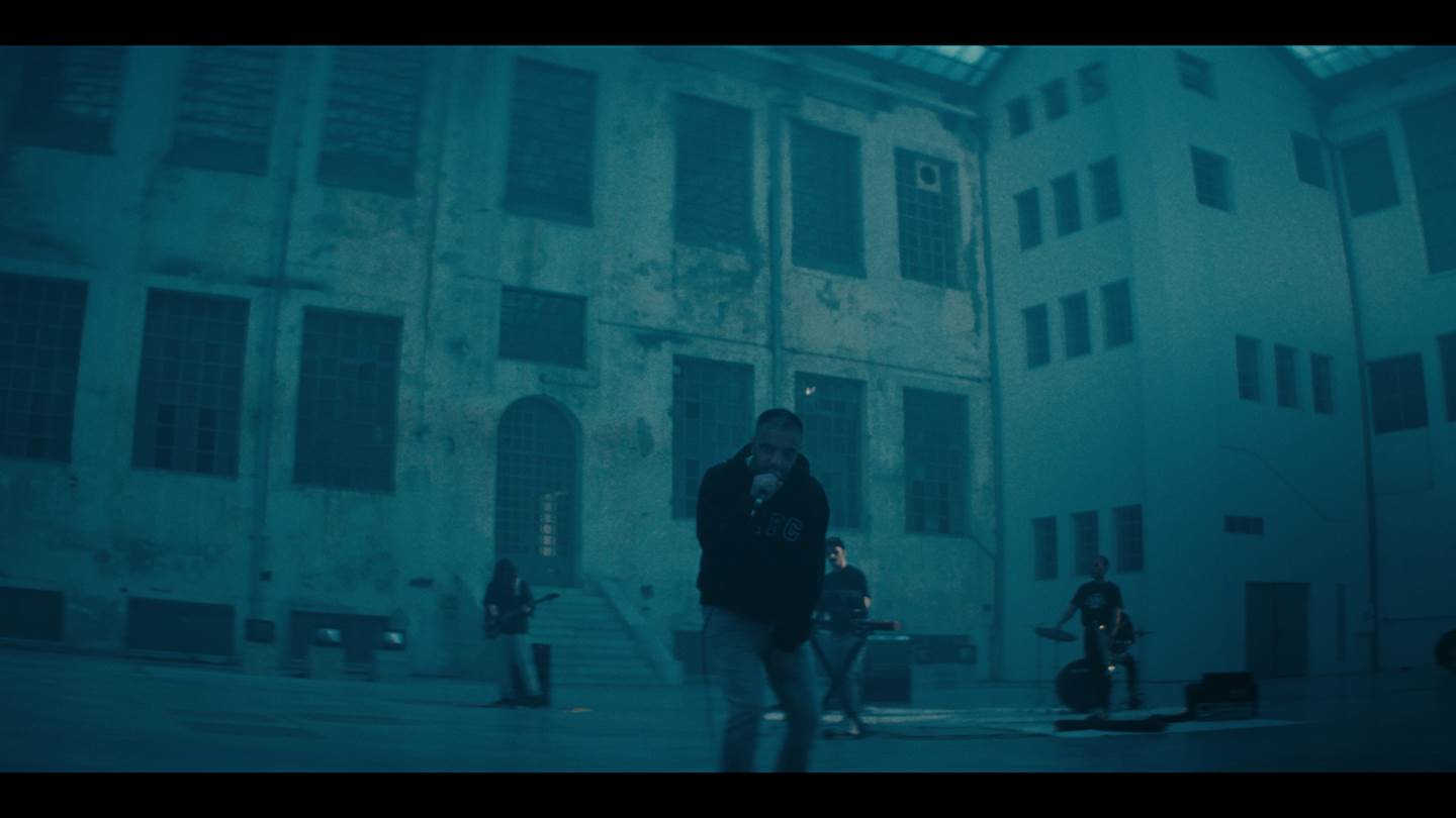 Το νέο τραγούδι των ΛΕΞ & Kepler is Free έχει 'άρωμα' Γιάννη Οικονομίδη (video)