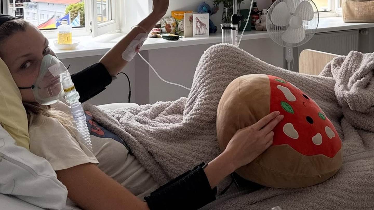 Η Bella Hadid παλεύει με τη νόσο Lyme-Οι φωτογραφίες της στα social media από το νοσοκομείο