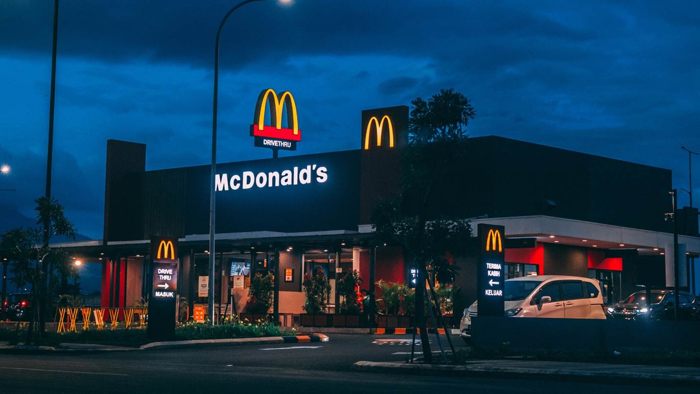 Ακτιβιστές υπέρ της Παλαιστίνης έβαλαν αρουραίους σε McDonald's στο Μπέρμινγχαμ