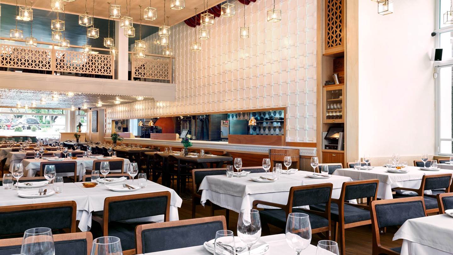 Οι μάγειρες και τα εστιατόρια που έκαναν μόδα την ελληνική κουζίνα