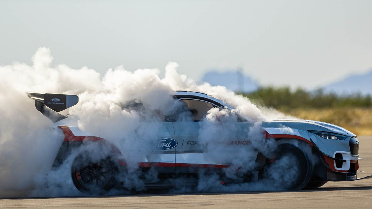 Ford Mustang Mach-Ε 1400, ένας πύραυλος εδάφους