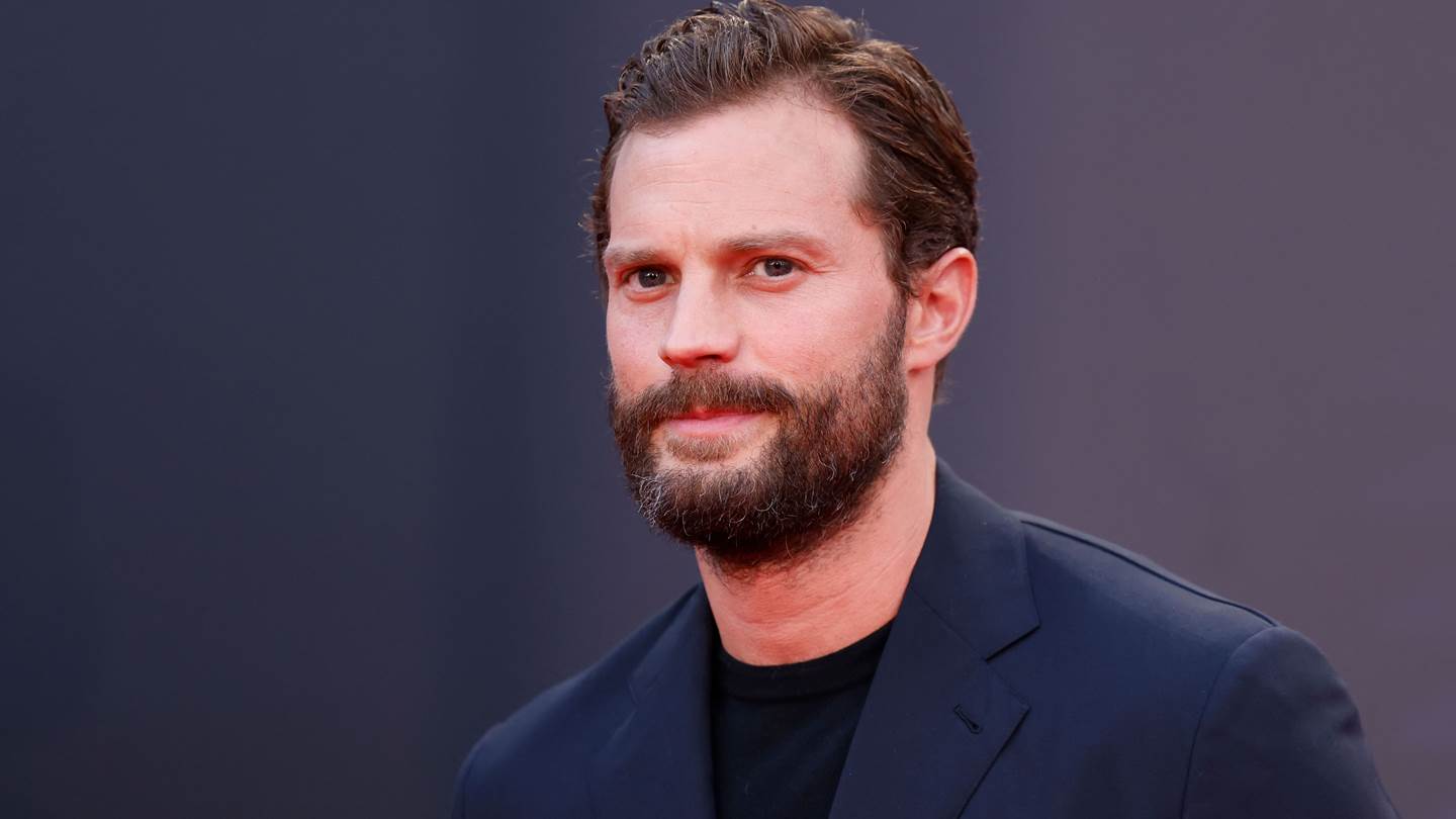 O Jamie Dornan σχολιάζει την υποψηφιότητά του για το ρόλο του James Bond