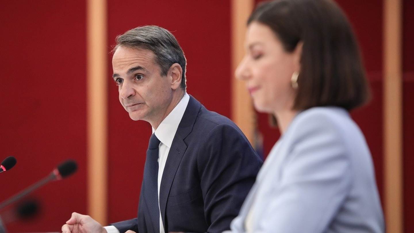 Μίνι ανασχηματισμός στην κυβέρνηση