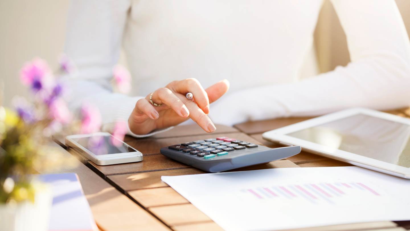 Ποιοι, πότε και πόσα κερδίζουν από τις φοροελαφρύνσεις