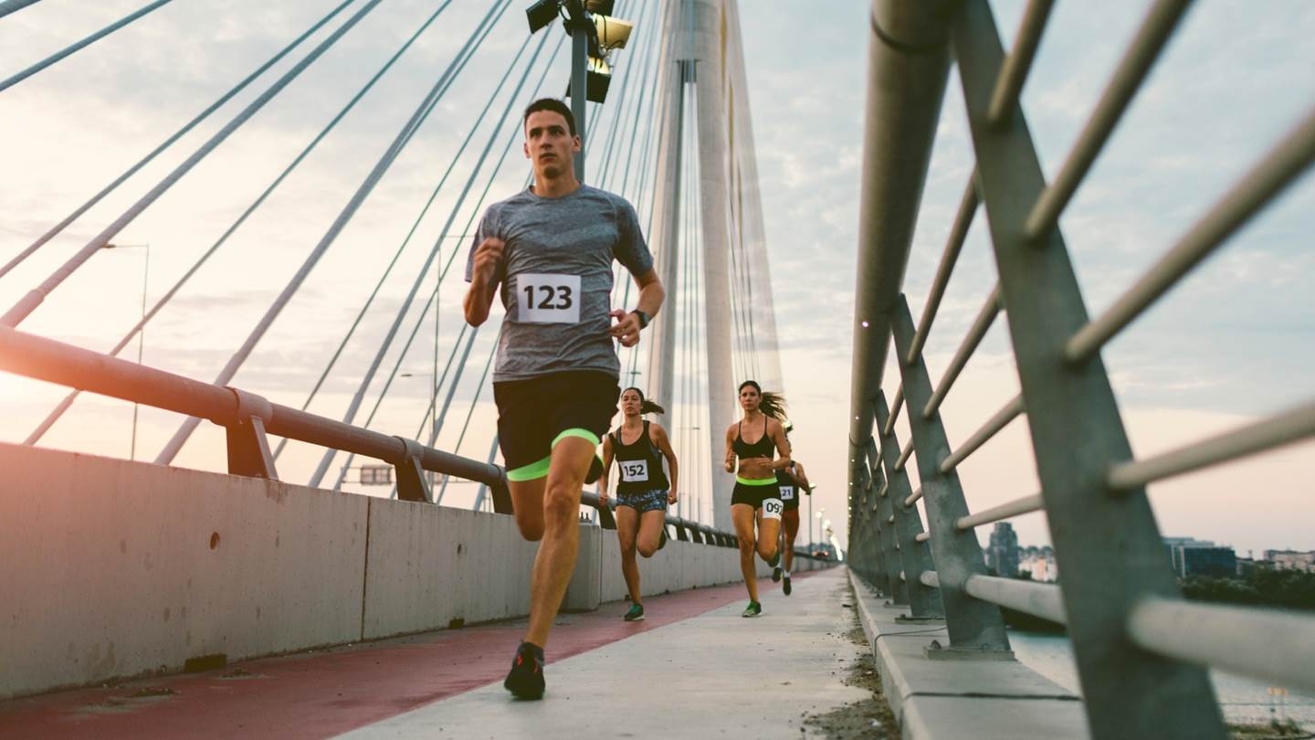 Όλα τα εξωπραγματικά πράγματα που συμβαίνουν στον εγκέφαλό σου όταν τρέχεις μεγάλες αποστάσεις