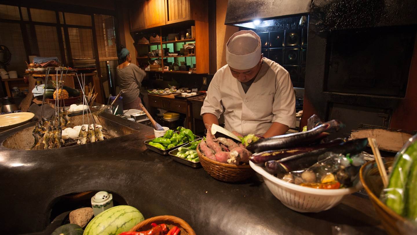 Τα εστιατόρια που έχτισαν τον γαστρονομικό μύθο του Τόκιο
