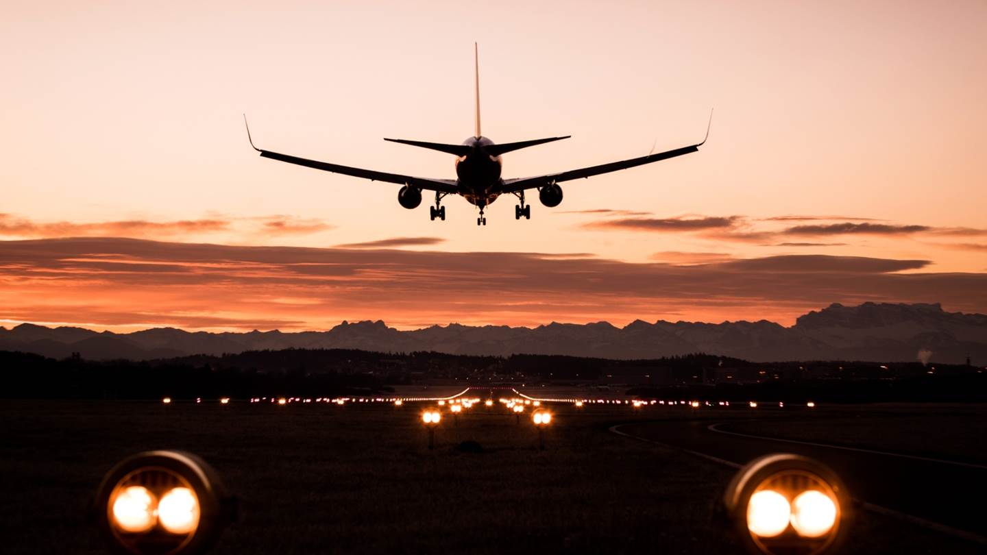 Τι πρέπει να γνωρίζεις αν ταξιδεύεις με αεροπλάνο στον καύσωνα
