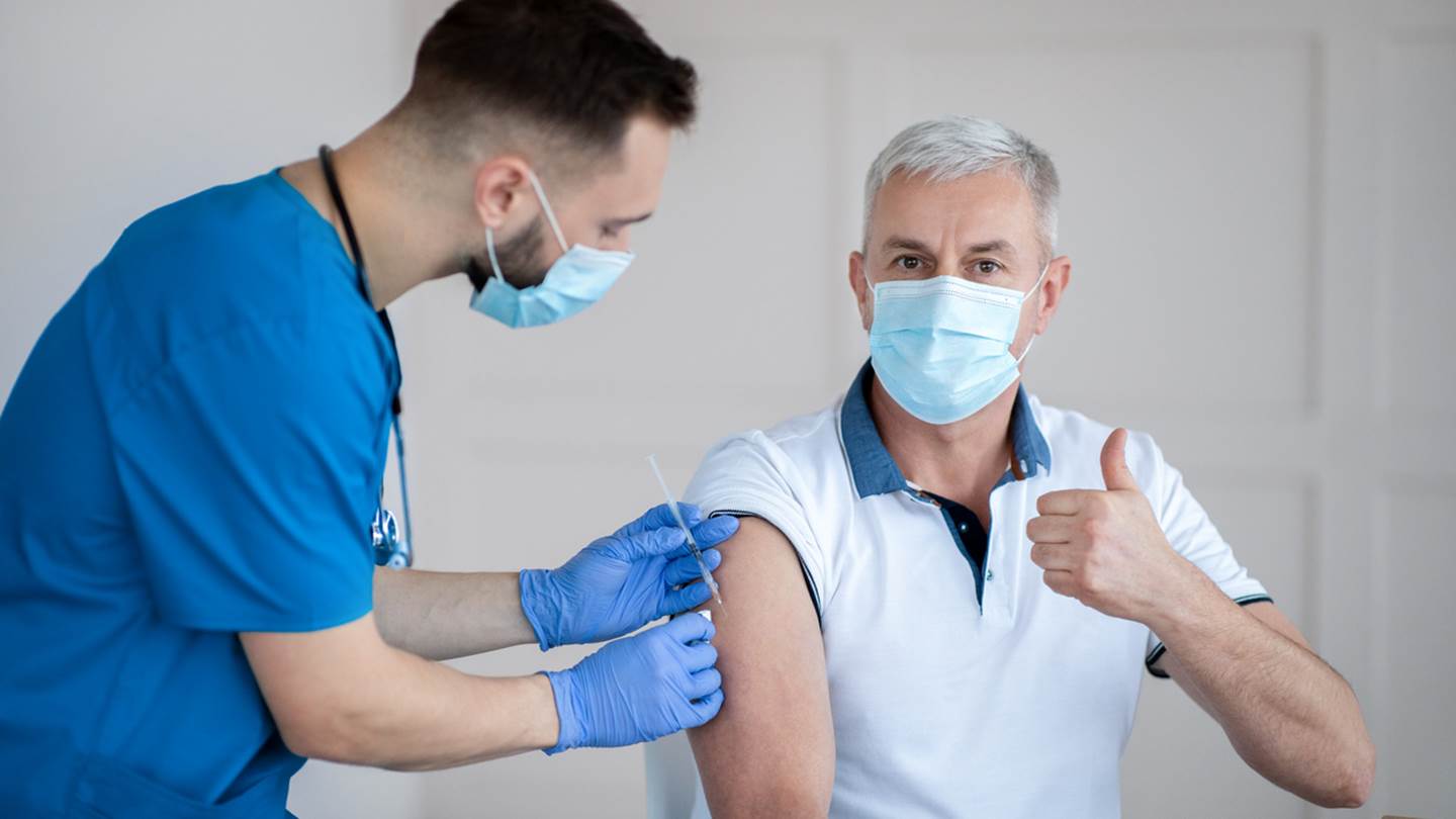 Εμβόλια: Άνοιξε η πλατφόρμα για τους 45-49 ετών