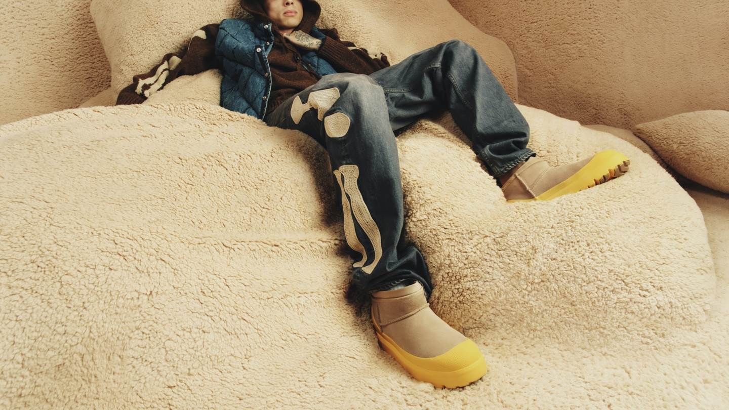 UGG FW25: Όταν το Iconic Feeling συναντά το σύγχρονο ανδρικό στιλ με τον Central Cee