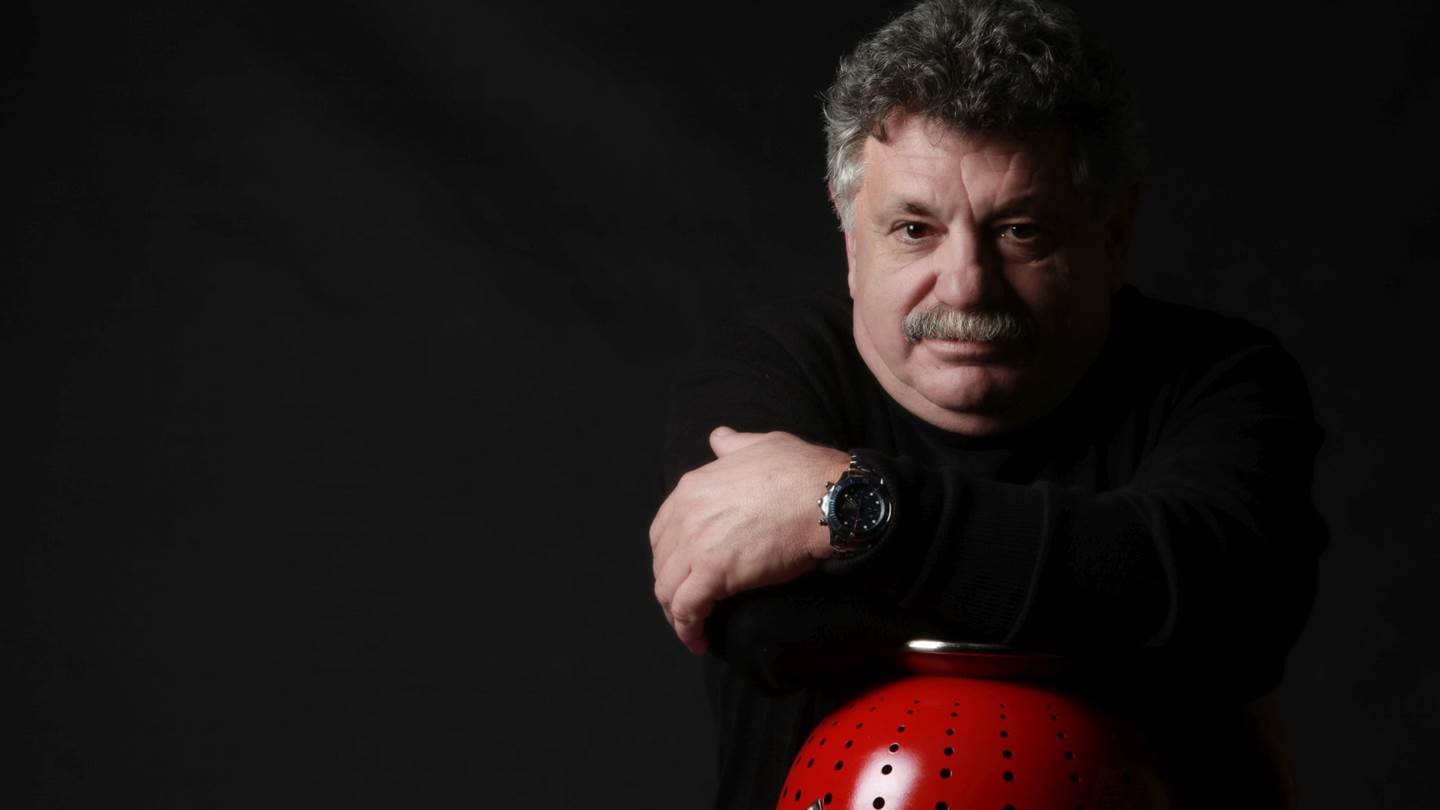 Ο Λευτέρης Λαζάρου έχει να σου πει δυο - τρεις νόστιμες σοφίες