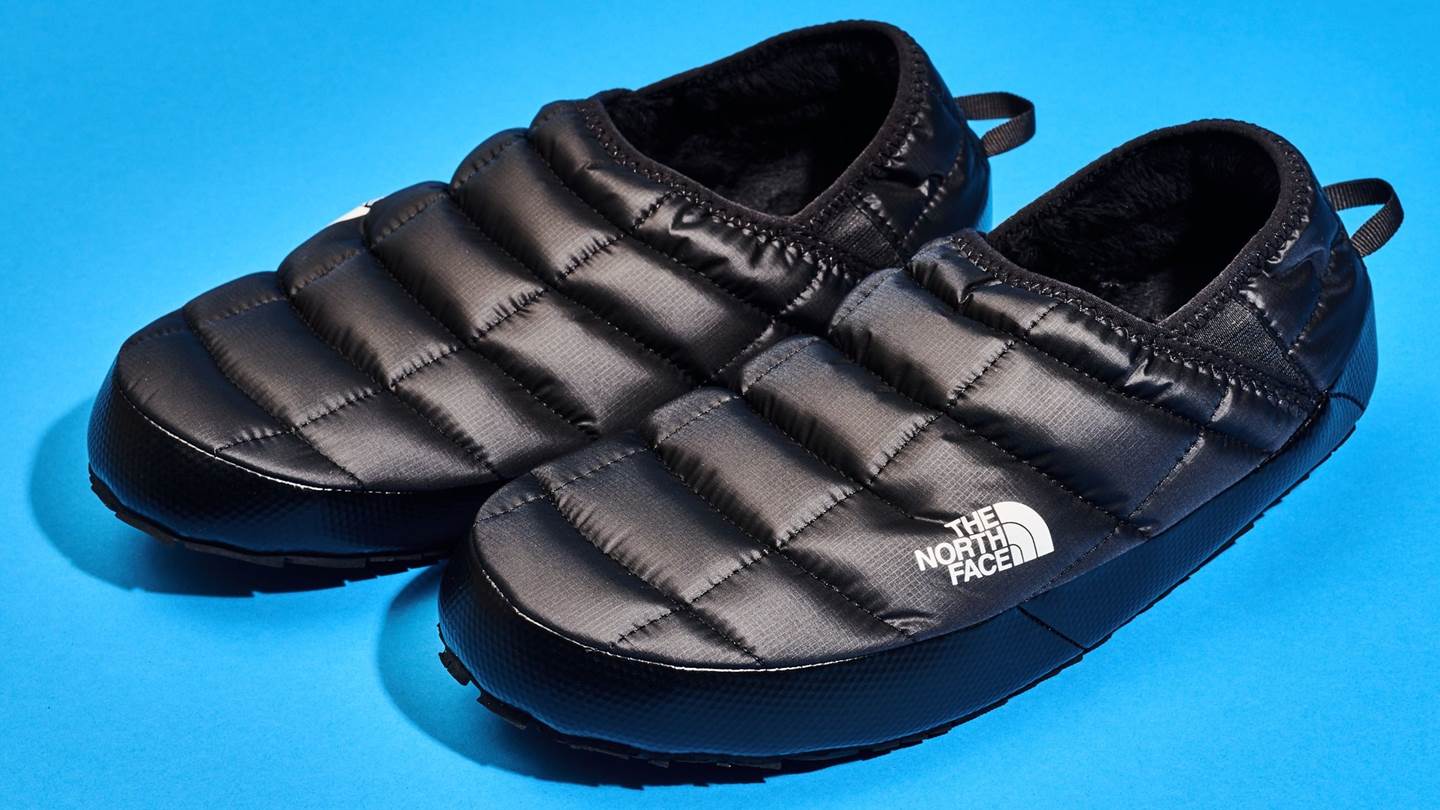 Παπούτσια που θυμίζουν μπουφάν για τα πόδια, γιατί όχι