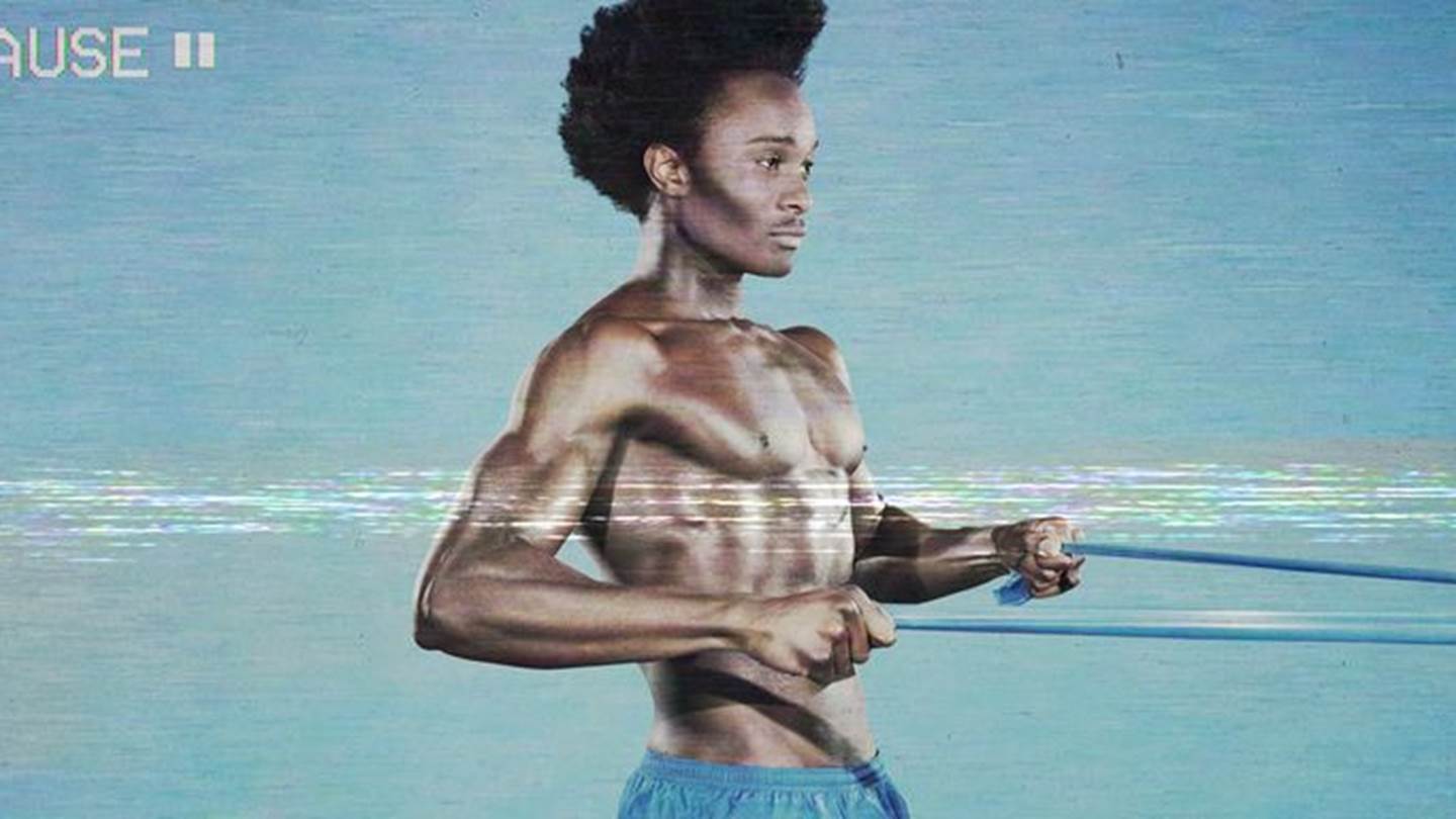 Μεταμόρφωσε μία προπόνηση με λάστιχα σε πλήρη συνεδρία με βάρη