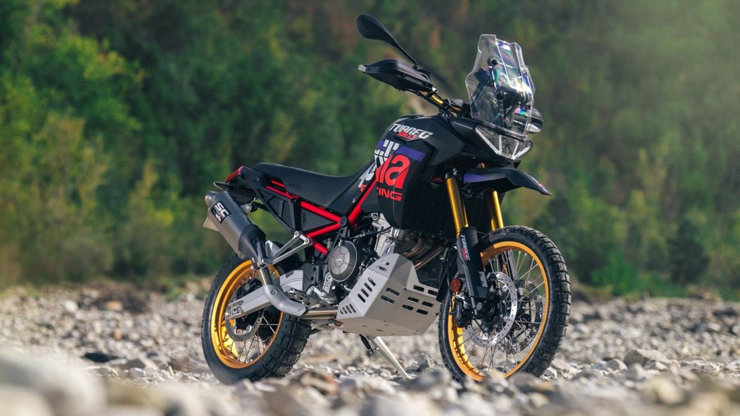 Στην Ελλάδα οι νέες Aprilia Touareg Rally και Moto Guzzi Stelvio Duecento Tributo