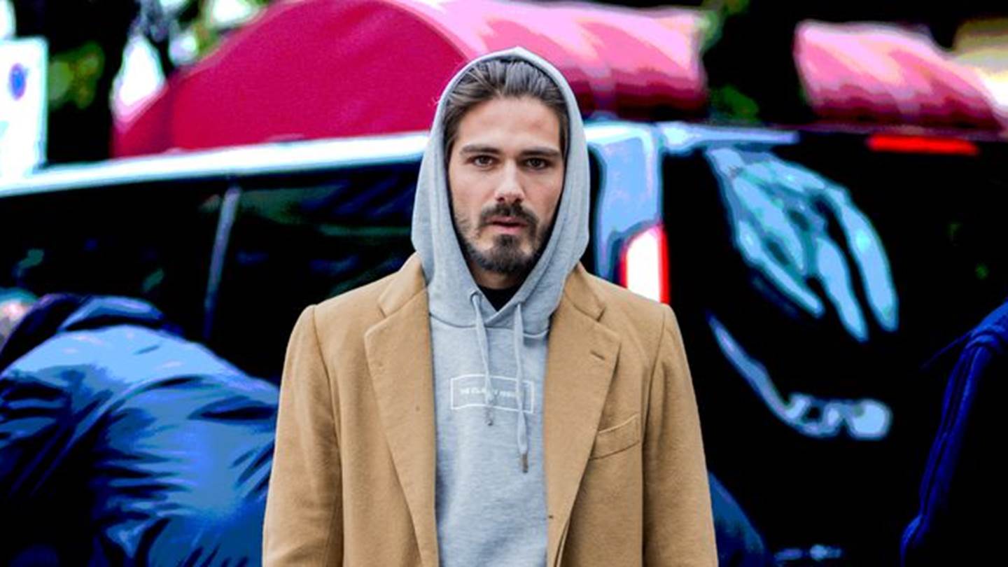 Ένα ζεστό και στιλάτο hoodie θα είναι πάντα στη μόδα