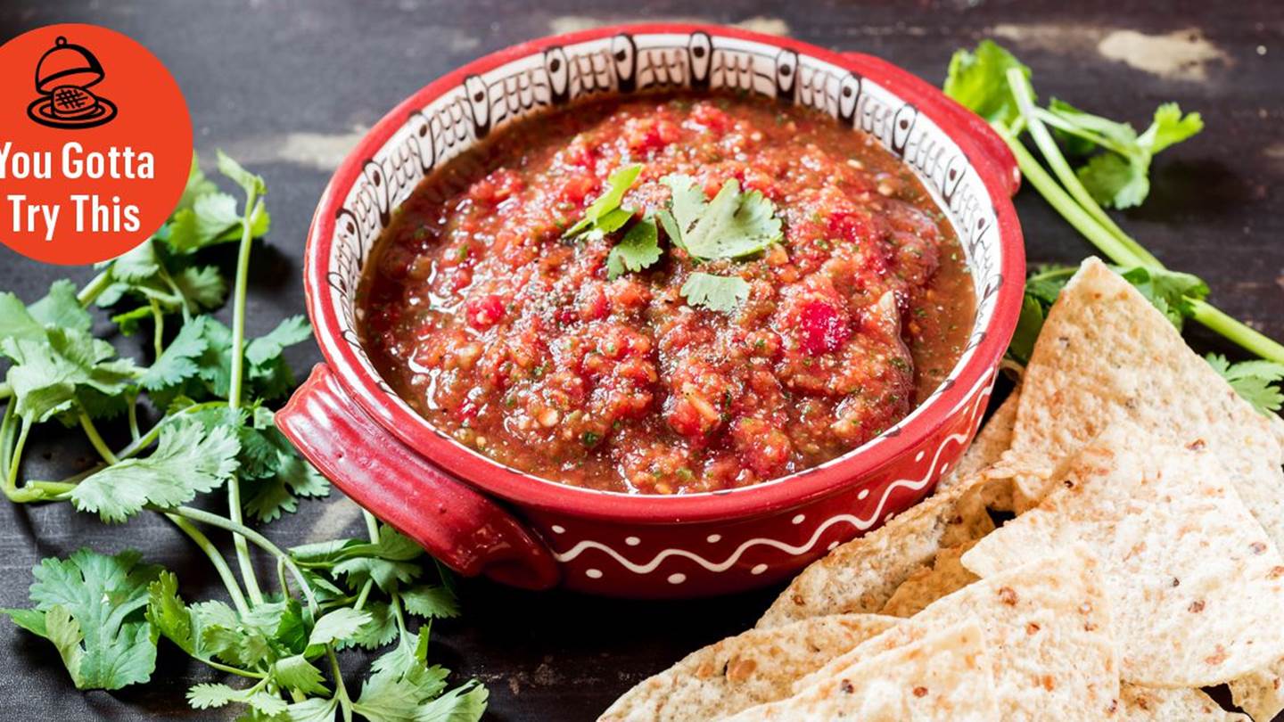 Η απόλυτη μεξικάνικη salsa με τσίλι και πώς θα την φτιάξεις