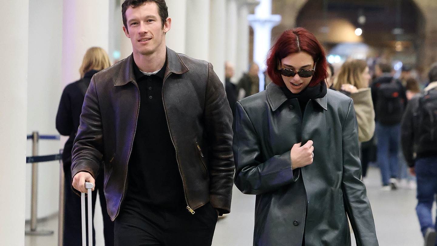 Ποιος είναι ο Callum Turner, ο αρραβωνιαστικός της Dua Lipa