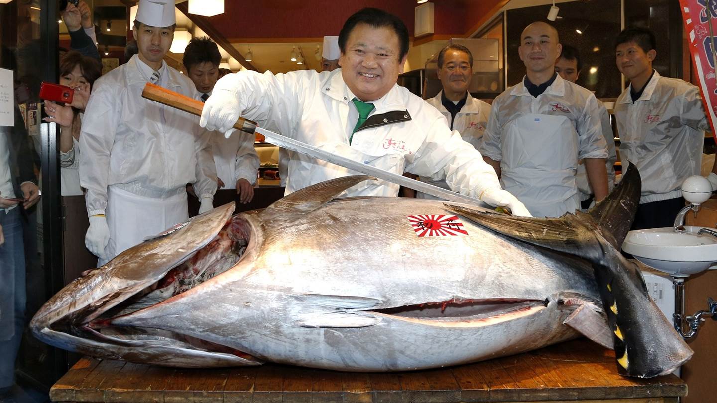 Εν τω μεταξύ στο Τόκιο, κάποιος αγόρασε τόνο αξίας €2.700.000