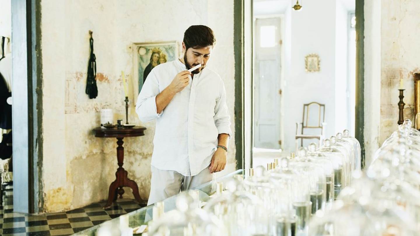 Ψεκάσου άφοβα με αυτά τα αρώματα για το καλοκαίρι