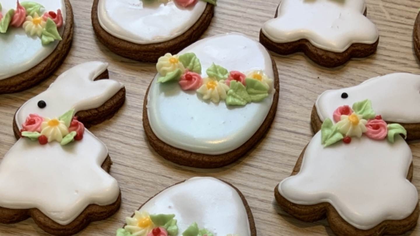 Πασχαλινά μπισκότα, η συνταγή του βρετανικού παλατιού