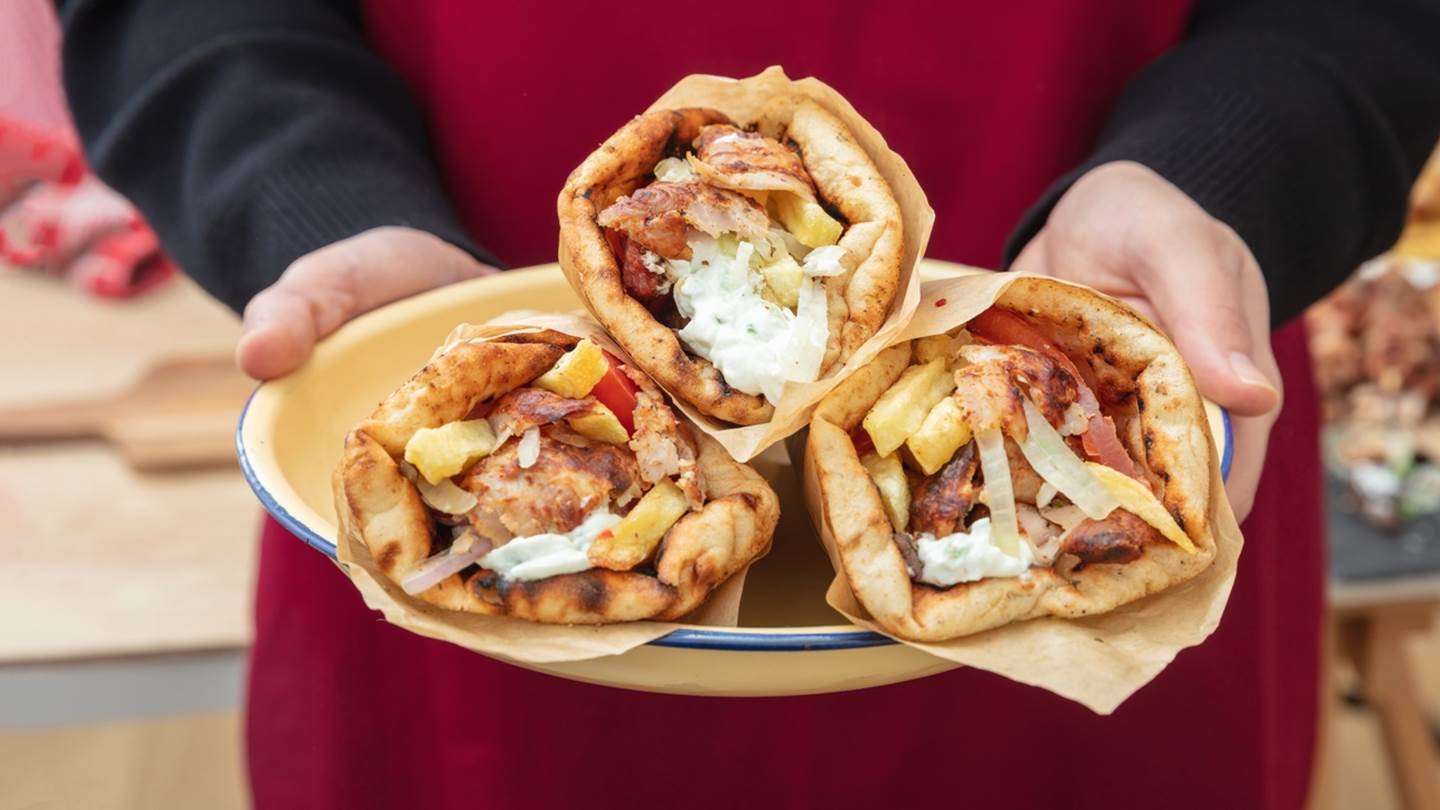 Τα καλύτερα τυλιχτά street food στον πλανήτη - Σε τι θέση είναι το σουβλάκι