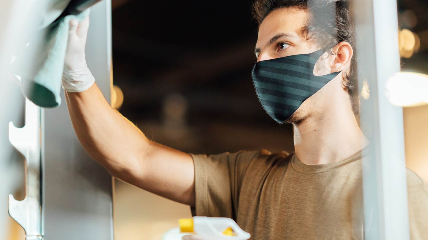 Πώς μπορούμε να μειώσουμε τον αριθμό των λοιμώξεων σε κλειστούς χώρους