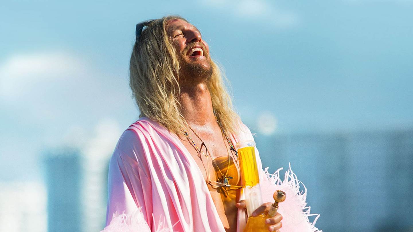 Ο Matthew McConaughey στη νέα του ταινία είναι μονίμως high