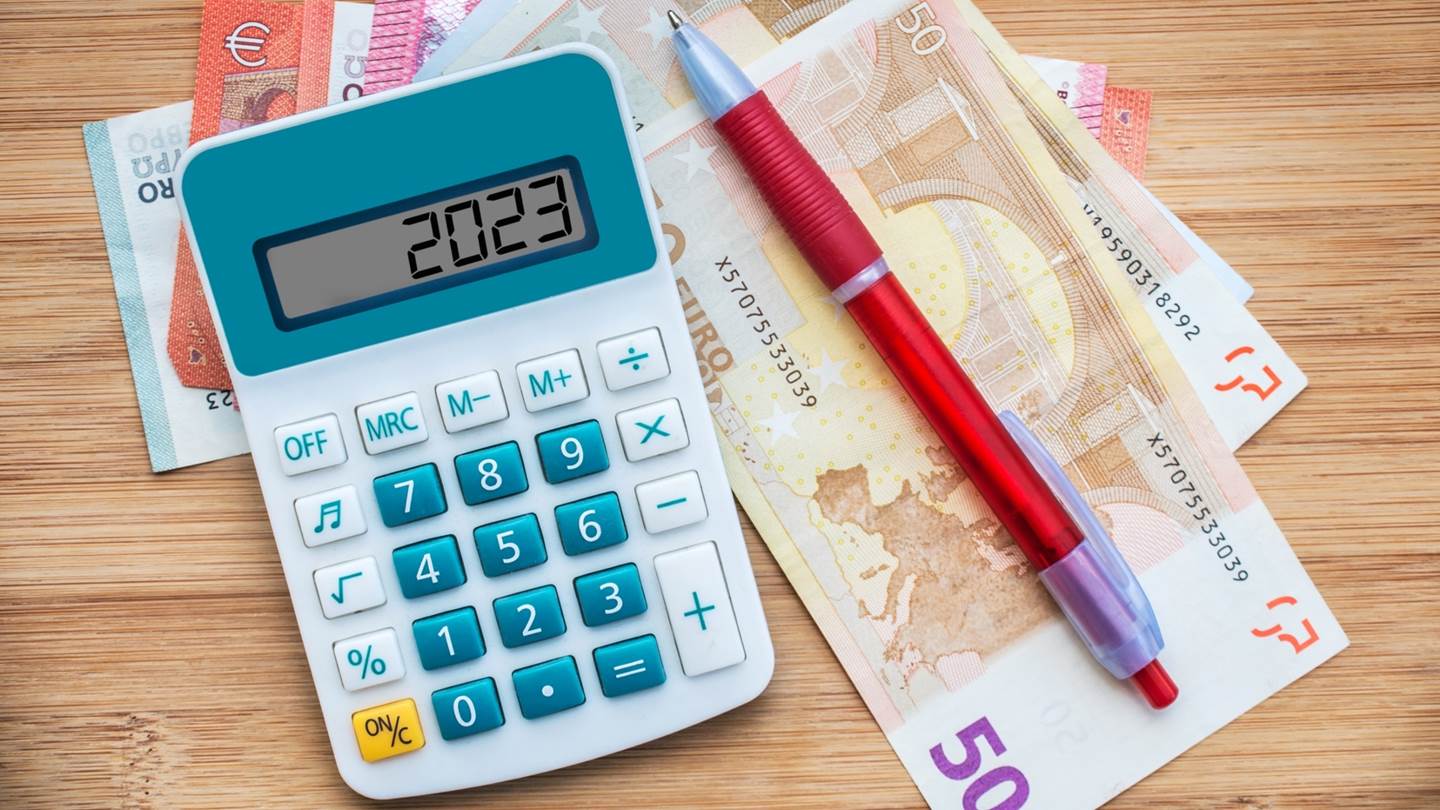 Ξέρουμε πόσα χρήματα παίρνουν οι δήμαρχοι, αντιδήμαρχοι και περιφερειάρχες σε όλη την Ελλάδα