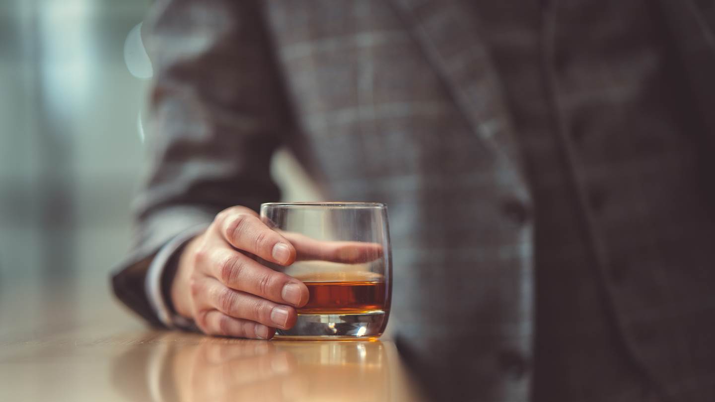 Το ουίσκι κόβει τον βήχα, το λέει και η επιστήμη