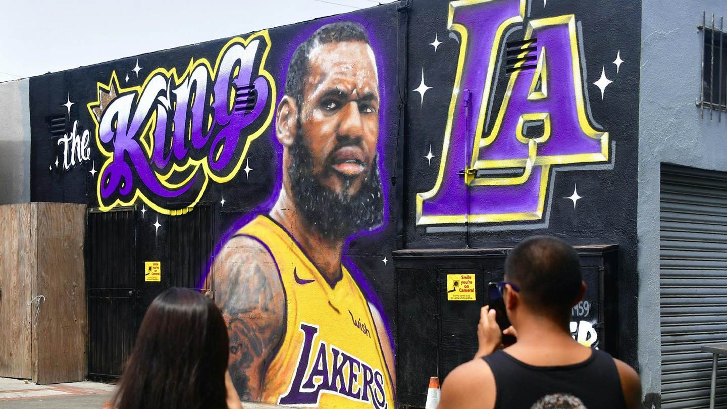 Οι χρυσές business του LeBron στο Λος Άντζελες