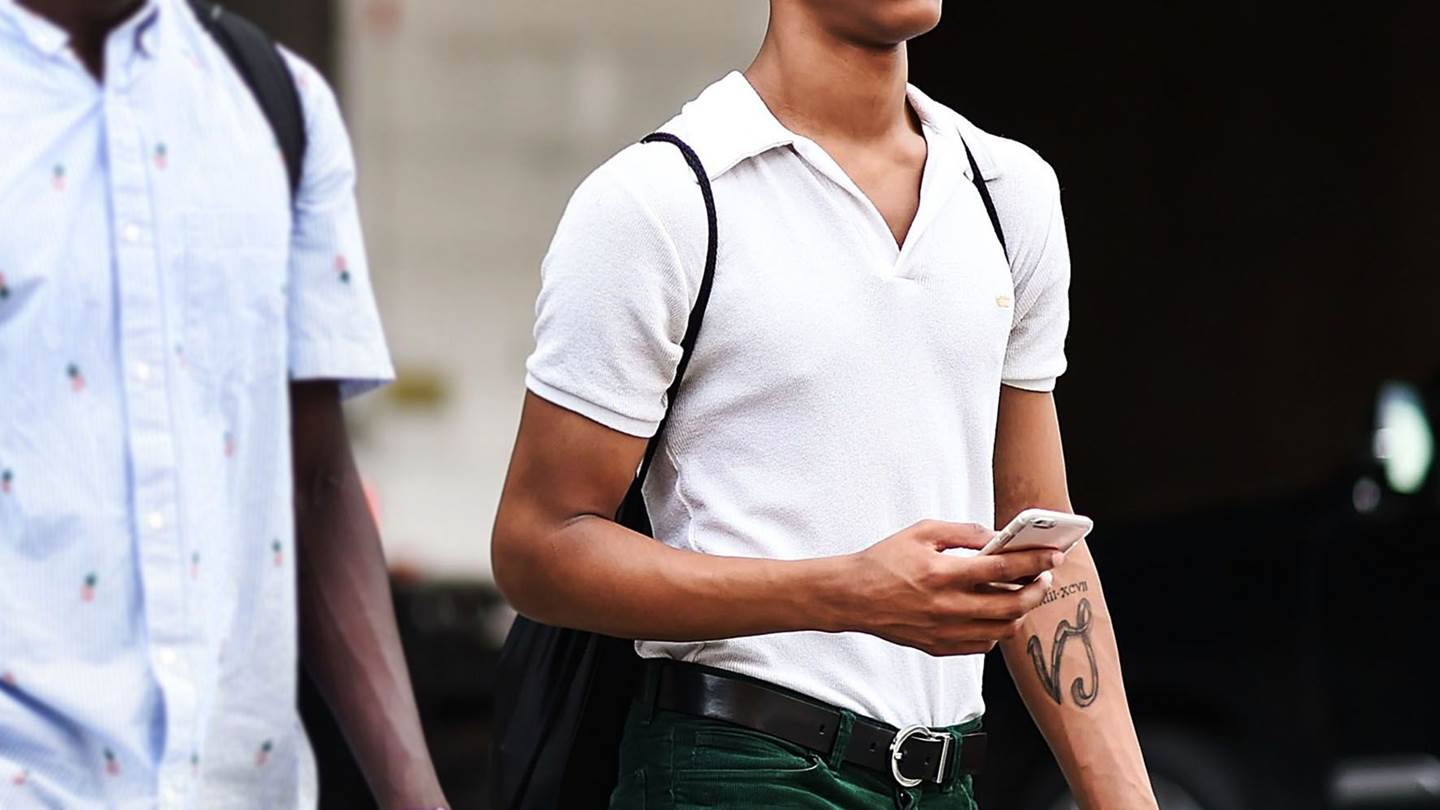 Λευκό polo, το κομμάτι - κλειδί του καλοκαιρινού smart casual look