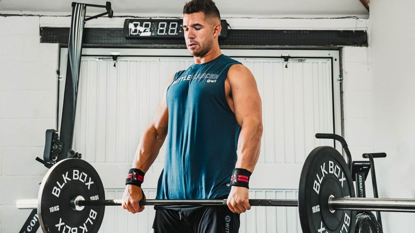 Οι 2 κινήσεις που χτίζουν πελώριους μυς και καίνε λίπος