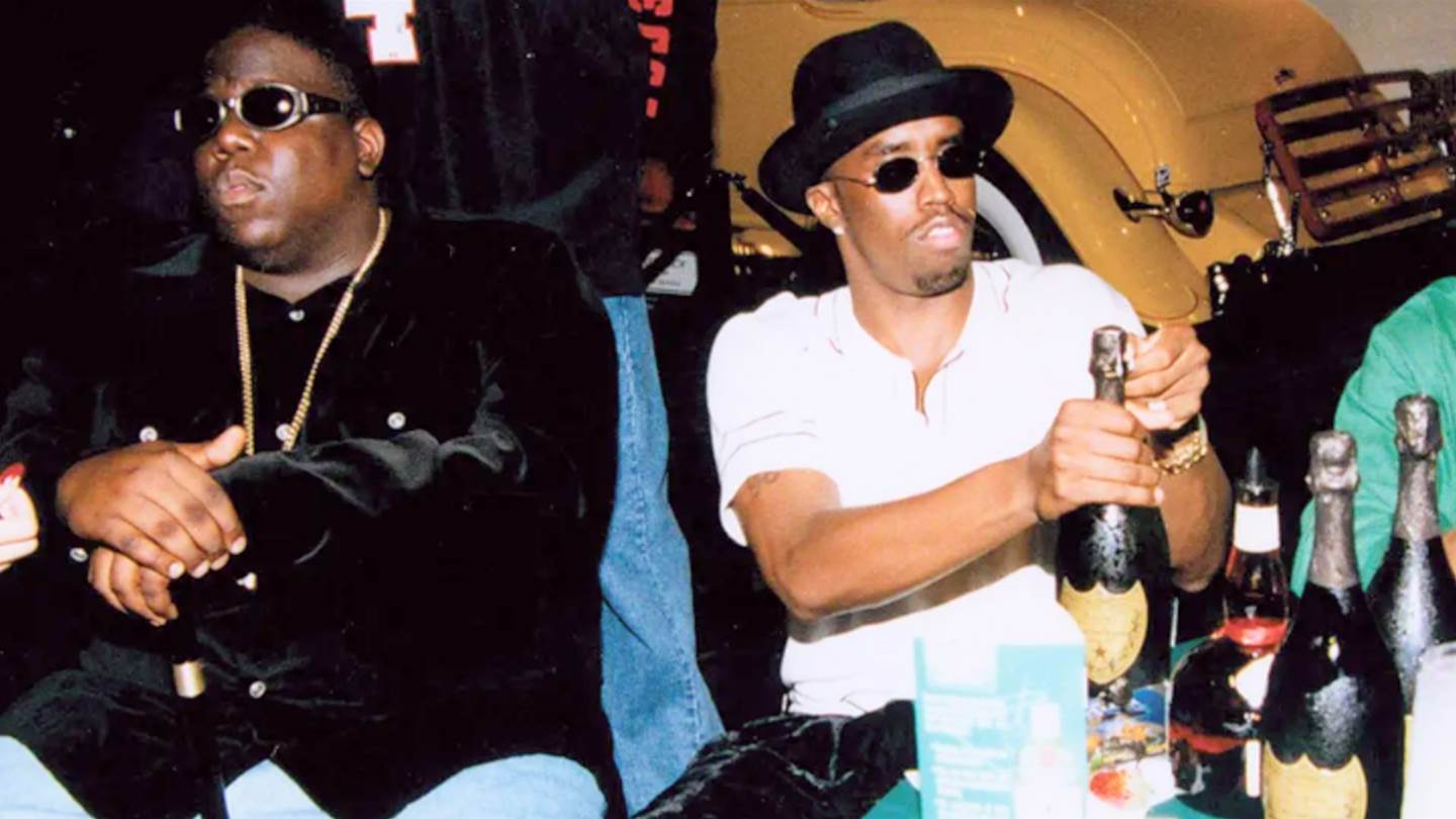 Όλες οι θεωρίες για το πού βρήκε ο 50 Cent το αμφιλεγόμενο υλικό για το ντοκιμαντέρ του P.Diddy