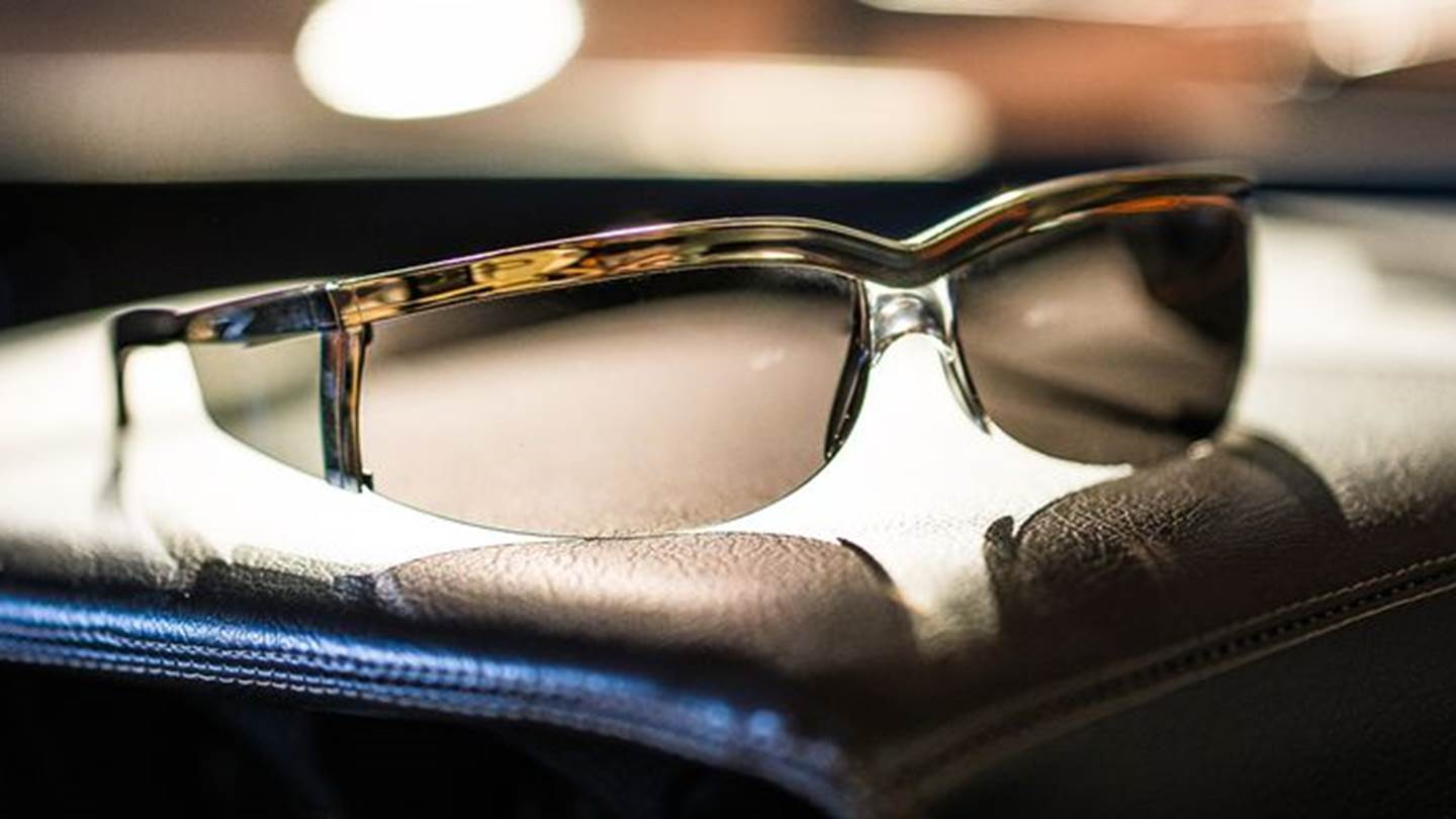 Τα γυαλιά ηλίου-μύθος των 60s επιστρέφουν στη μόδα