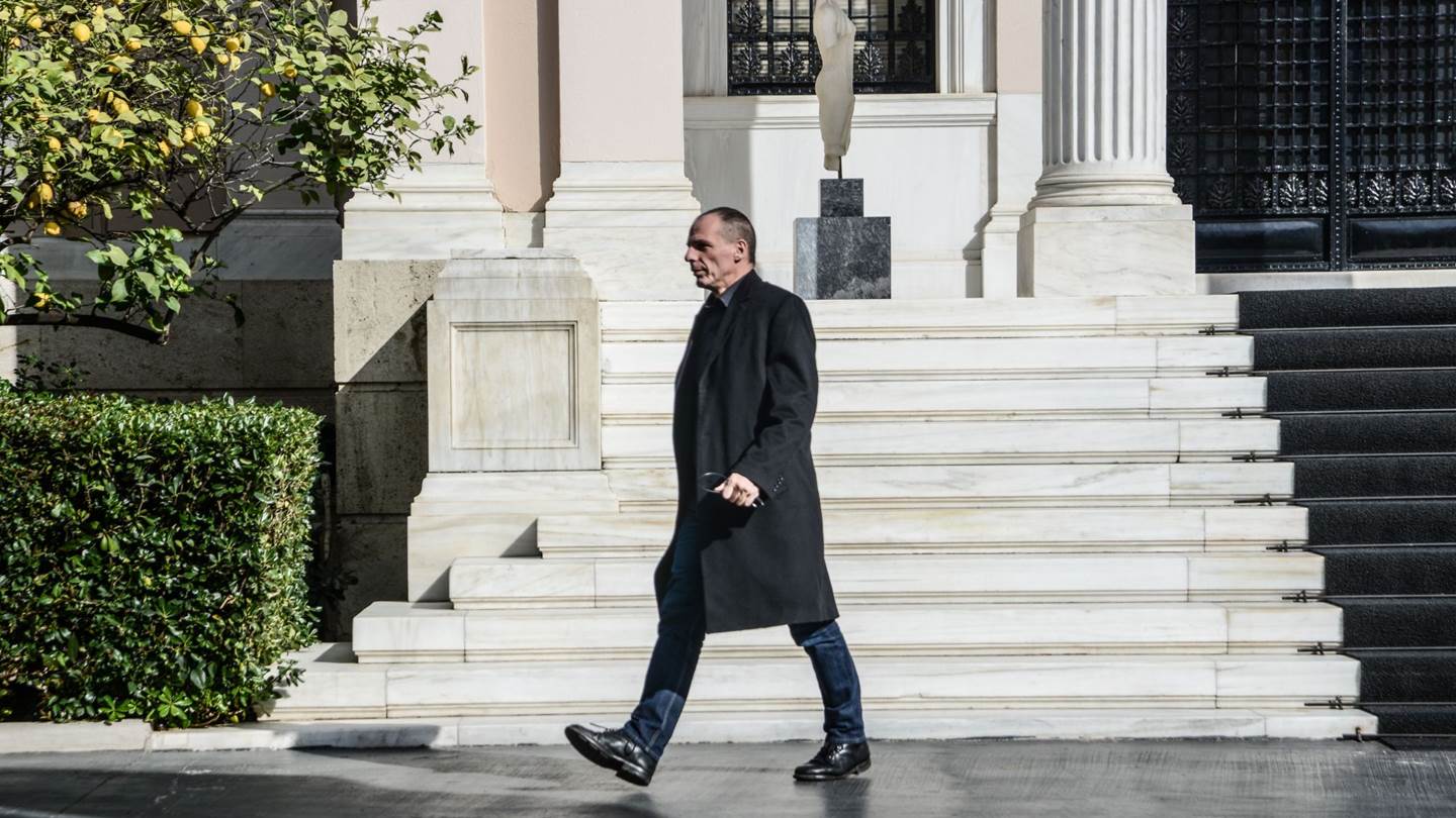 Όταν ο Γιάνης Βαρουφάκης έμεινε με τον μουντζούρη στο χέρι