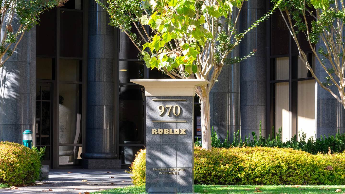 Η Roblox του David Baszucki κοντράρει το YouTube