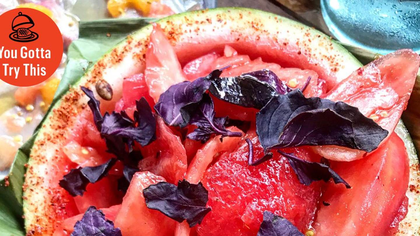 Η σαλάτα με καρπούζι και ντομάτα τελικά δεν είναι καθόλου κακή ιδέα